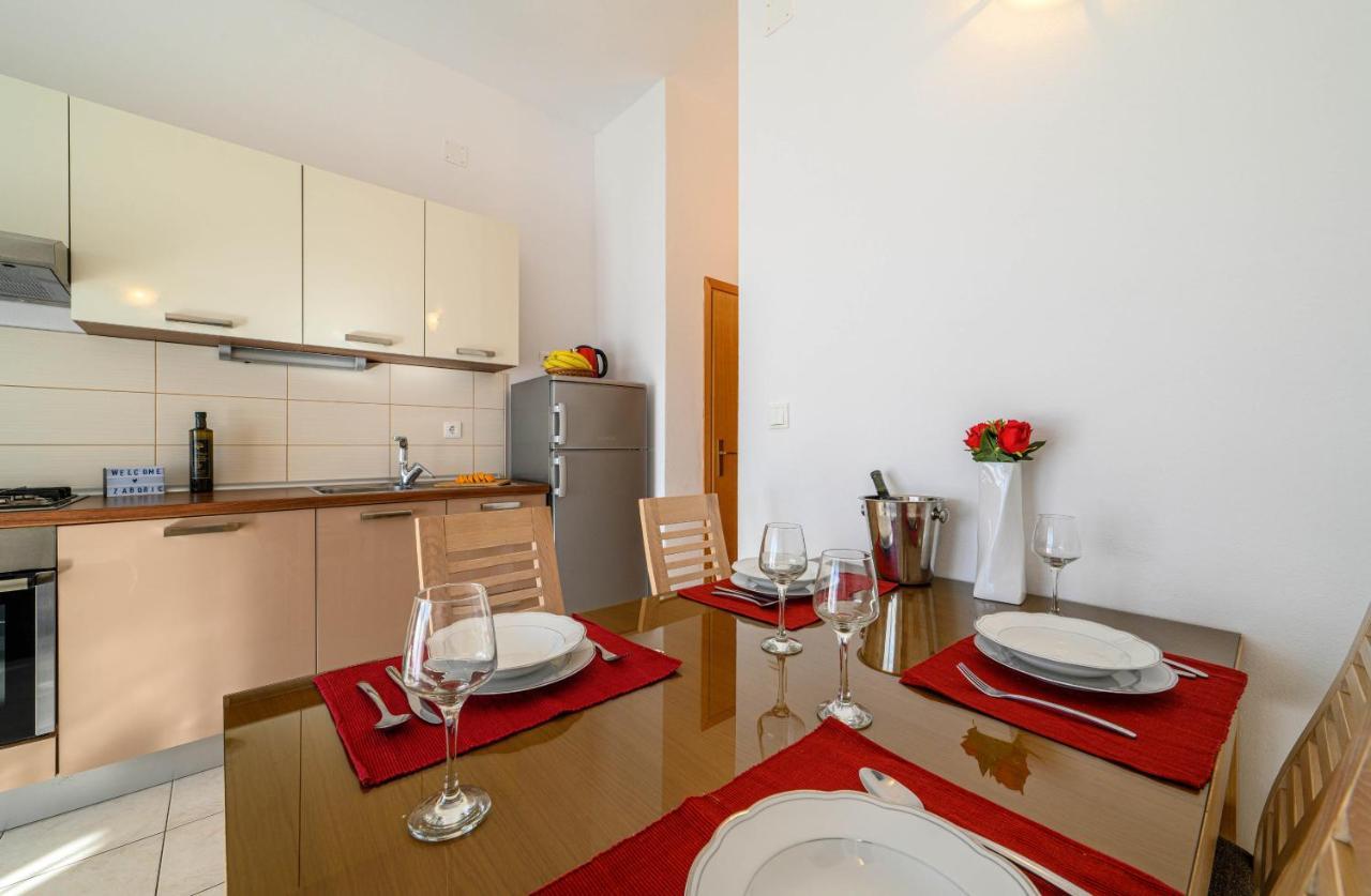Apartments Vala Zaboric - With Boat Mooring Exterior photo
