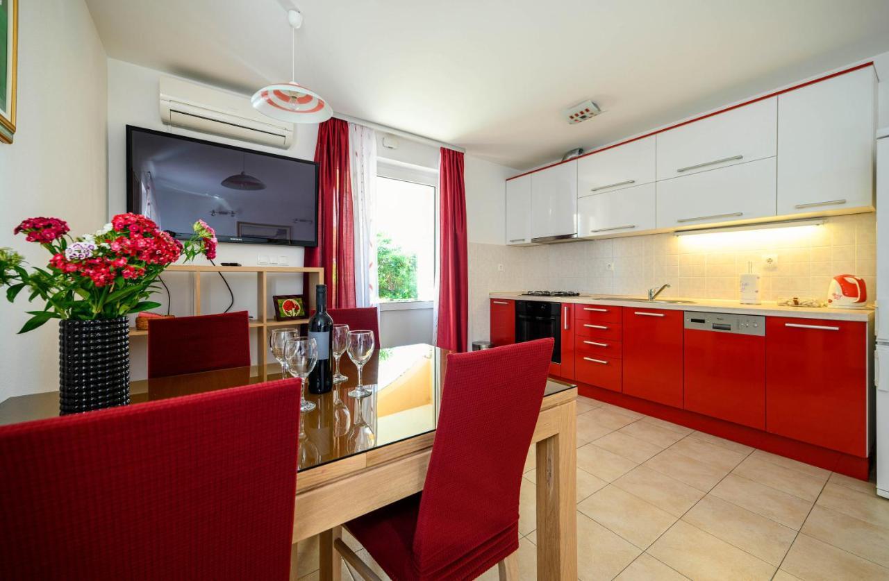 Apartments Vala Zaboric - With Boat Mooring Exterior photo