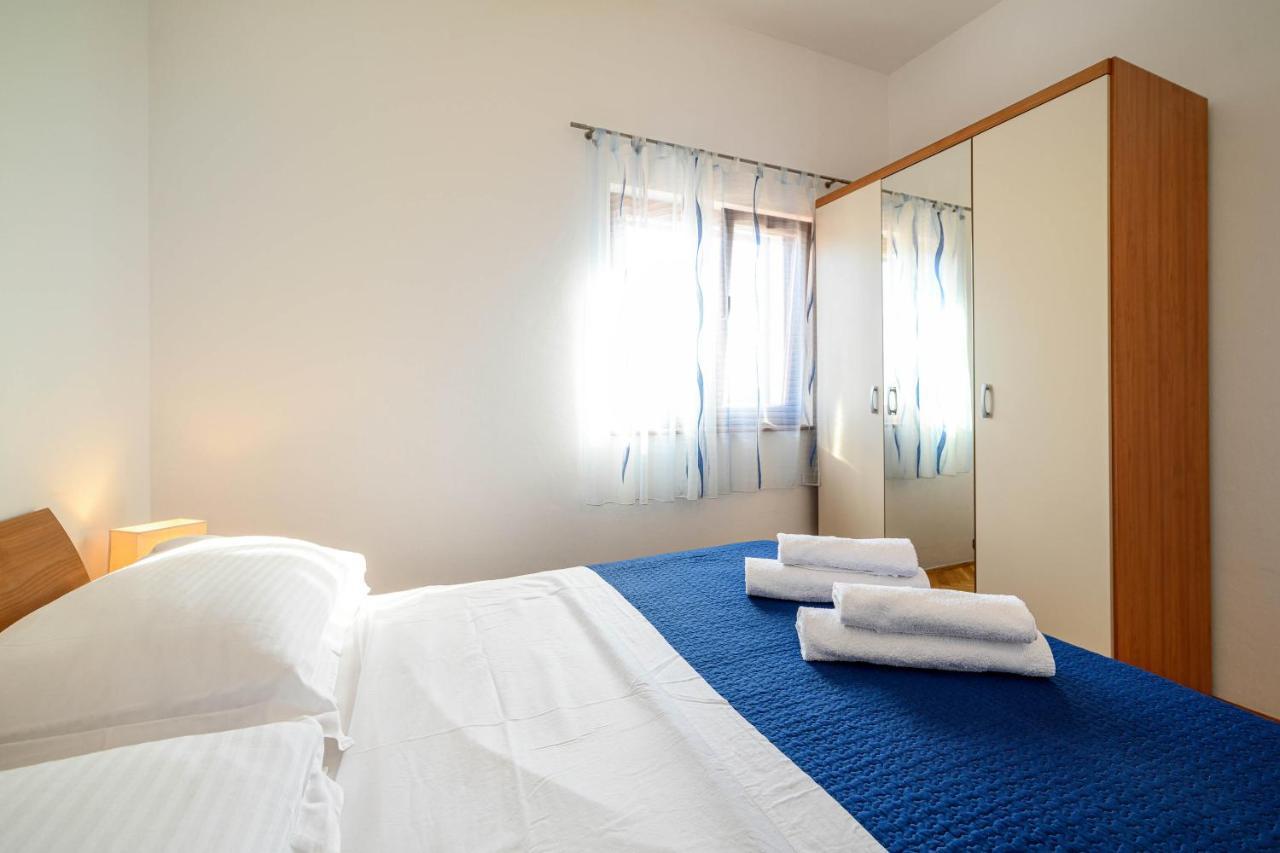 Apartments Vala Zaboric - With Boat Mooring Exterior photo