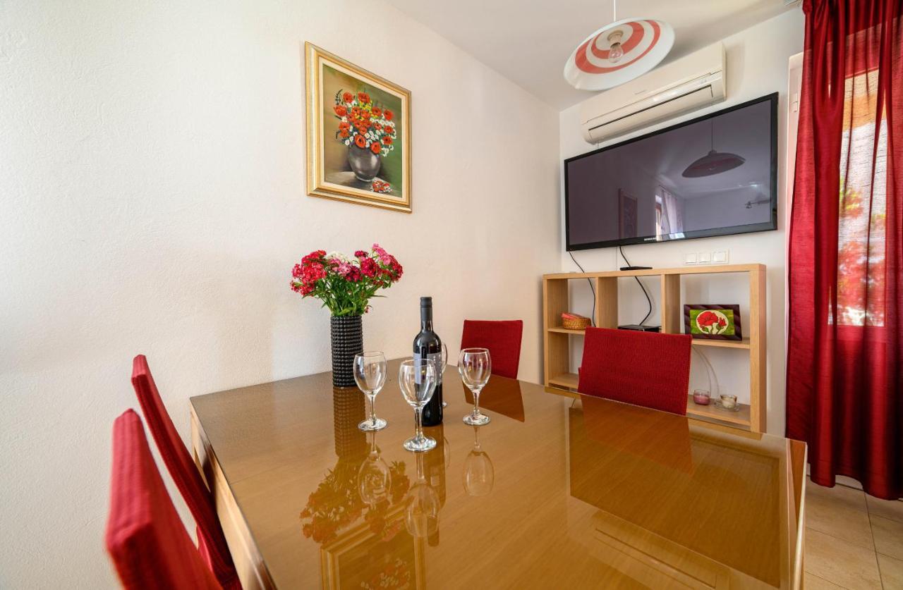 Apartments Vala Zaboric - With Boat Mooring Exterior photo