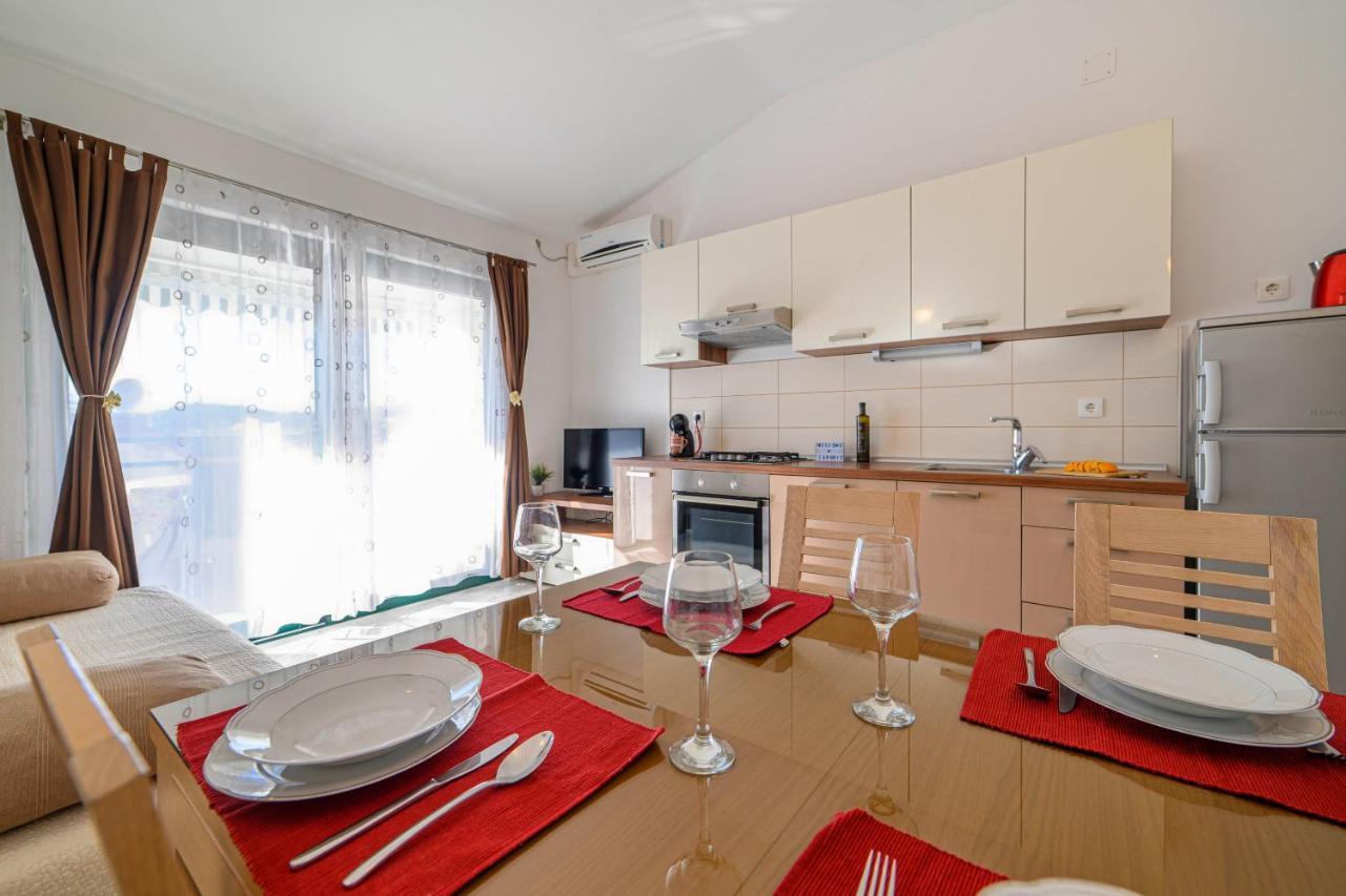 Apartments Vala Zaboric - With Boat Mooring Exterior photo