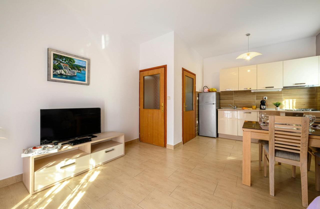Apartments Vala Zaboric - With Boat Mooring Exterior photo