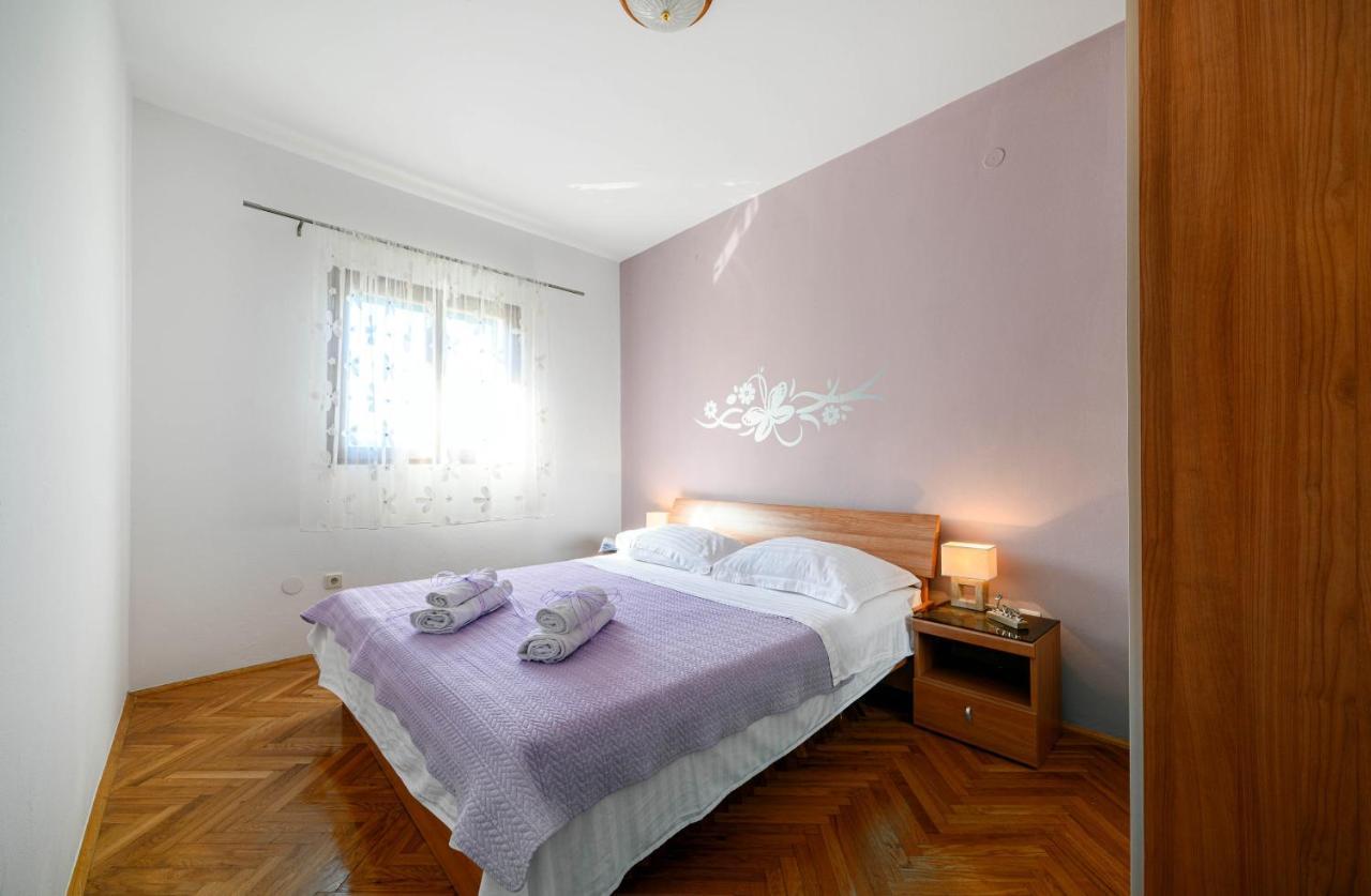 Apartments Vala Zaboric - With Boat Mooring Exterior photo