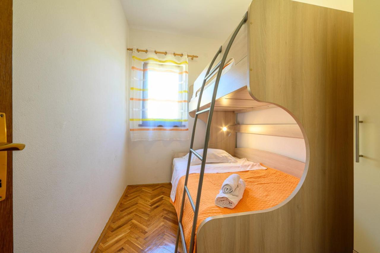 Apartments Vala Zaboric - With Boat Mooring Exterior photo